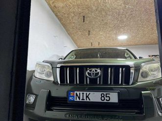 toyota land cruiser prado an. 2010