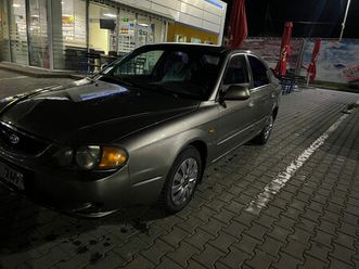 kia spectra an. 2004