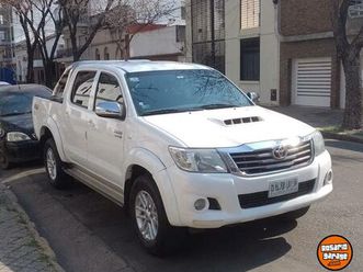 toyota hilux srv 2012 única