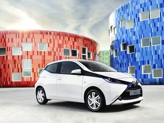 aygo 2ª serie aygo 1.0 vvt-i 69 cv 5 porte x-play
