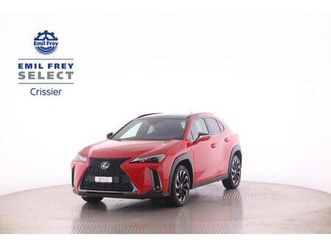 lexus ux 250h f-line: réserver un essai sur route !