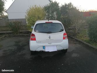 twingo société 2011 - 2850 euros