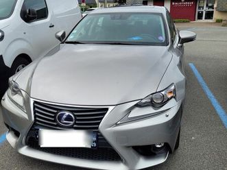 vends lexus is300h luxe 2014