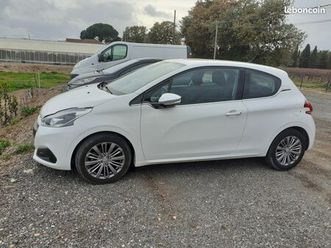 peugeot 208 en très bon état