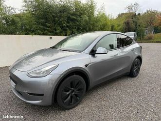tesla model y gris quicksilver tbe