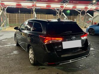 toyota auris break touring