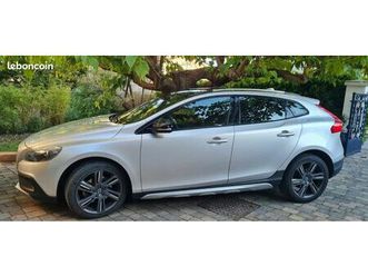 volvo v40 cross country