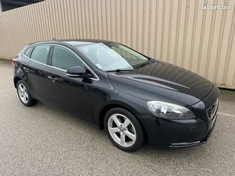 volvo v40 ii d2 1.6 tdci 115cv bvm6 sumum / 2*main / caméra / 2014 / 167.000km / révisé / c.t ok / 8.990 euros garantie 3 mois