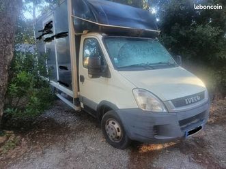 iveco daily 35c13 caisse demenagement hayon