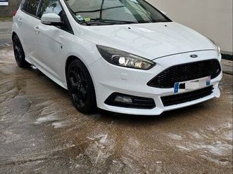 superbe ford focus 2.0 tdci 185 ch bv6 st line ja 18 toit noir xénons toit ouvrant keyfree recaro gps entretien à jour