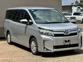 toyota voxy - 2018
