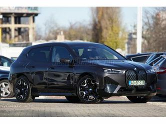 bmw ix xdrive50 108,8kwh sky lounge panoráma üvegtető.magyar !