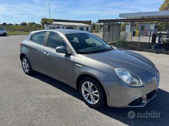 ALFA ROMEO GIULIETTA alfa-romeo-giulietta-1-6-jtdm-2-105-cv-distinctive