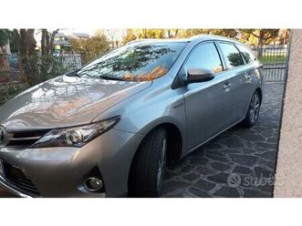 toyota auris sport fine 2013