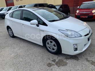 toyota prius 1.8 hsd executive