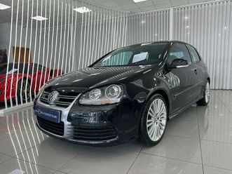 VOLKSWAGEN GOLF R32 3-2-v6-r32-4motion-dsg