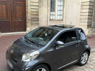 toyota iq 100 ch toit ouvrant état neuf sort de révision