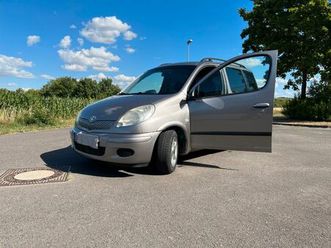 toyota yaris-verso 1.3