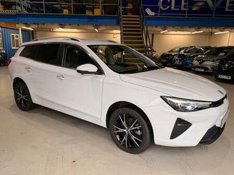 61.1kwh trophy long range auto 5dr