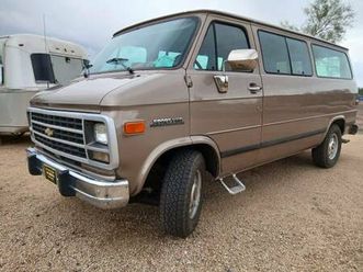 1995 g20 chevy sport van must see
