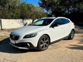 volvo-v40-cross-country-d2-1-6-summum