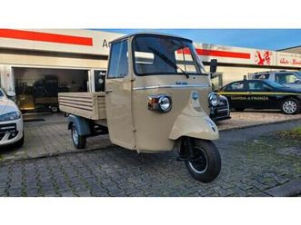 piaggio ape p601 mit calessino gesicht