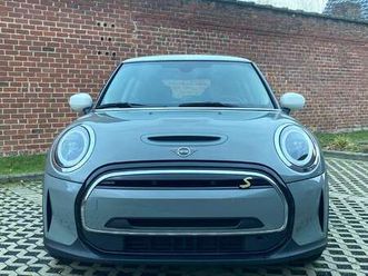 essential trim - facelift model 2022 - batt. 96% !