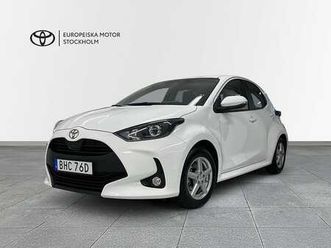 toyota yaris 1,5 hsd / active komfort / v-hjul / nybilsgaranti