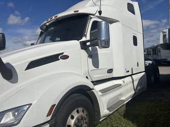 2024 peterbilt 579 cummins engine curtain side trailers