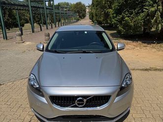 volvo v40 d2 março/17