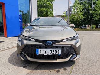 toyota corolla 1.8 hybrid 1.maj