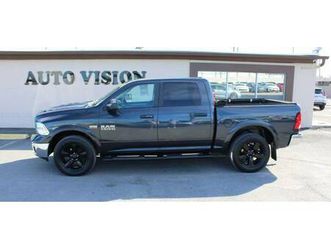 2017 ram 1500 crew cab - financing available!