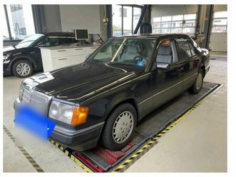 mercedes-benz w124 300d oldtimer