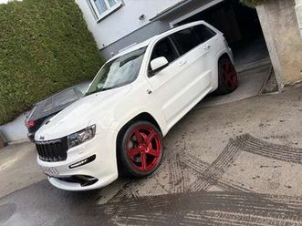 6,4 v8 srt8