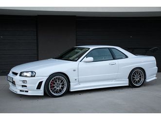 nissan skyline r34 gtt