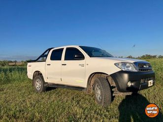 toyota hilux 2.5 td año 2010