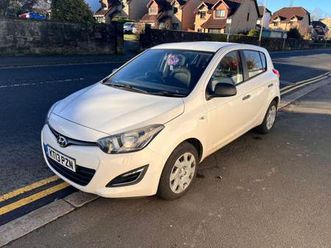 hyundi i20 5 door white