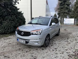ssangyong rodius 2.0 e-xdi awd (automata) vonóhorog ülés- és kormányfűtés 7 személy