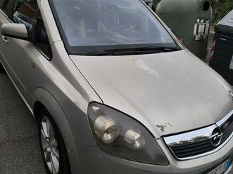 opel astra 7 posti