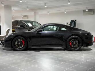 porsche 911 carrera 4 gts