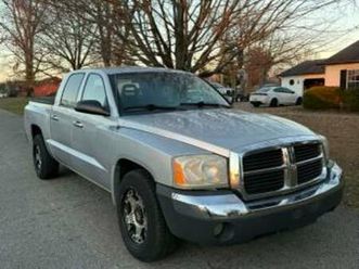 2005 dodge dakota v8