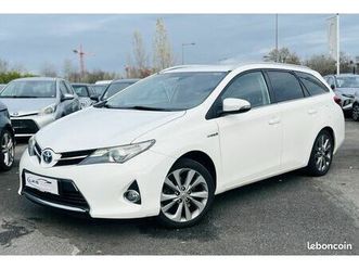 toyota auris touring sports 1.8 hybrid 136h dynamic