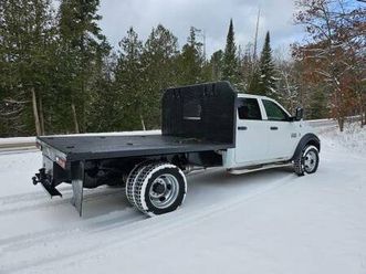 nice ram 5500 crew cab 4x4 6.7 cummins turbo diesel flatbed!!!