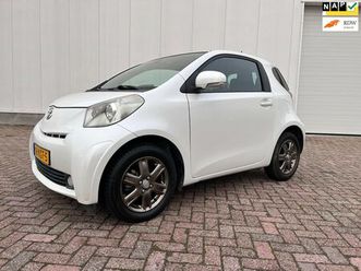 toyota iq - 1.0 vvti aspiration airco stoelverwarming leder bekleding 2009