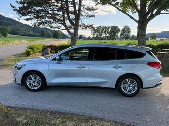 ford-focus-ford-focus-1-5-ecoblue-cool-conect-automatik