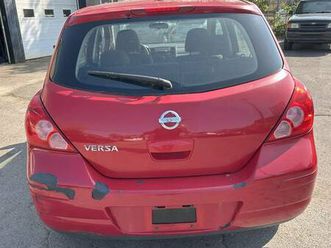 2010 nissan versa hatchback