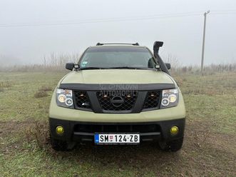 nissan pathfinder army edition