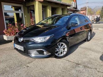 toyota auris touring sports 1.8 hsd executive skyview (automata) toyotában szervizelt hybrid garancia