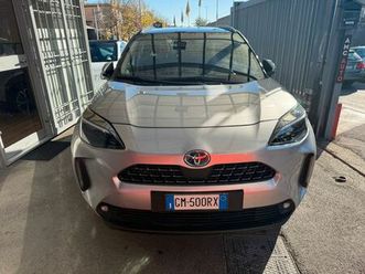 toyota yaris cross 1.5 hybrid 5p. e-cvt awd-i lounge