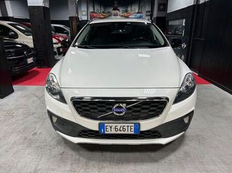 volvo v40 cross country d2 1.6 momentum